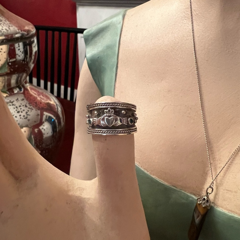 Stunning Sterling Silver Claddagh Ring.